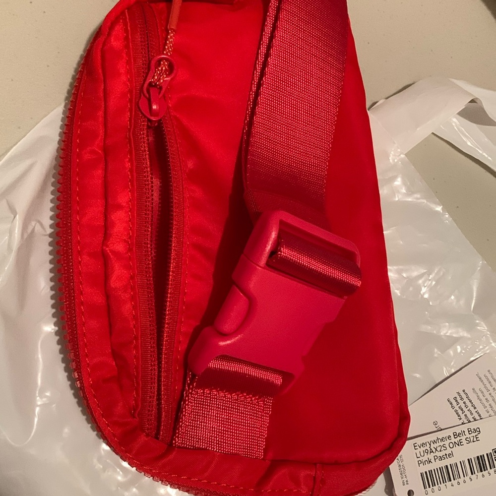 Lululemon everywhere belt bag - Picture 6 of 8